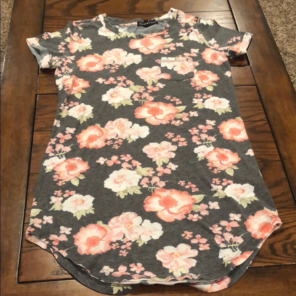 🐰 5/$20 🐰 Gray Floral tunic